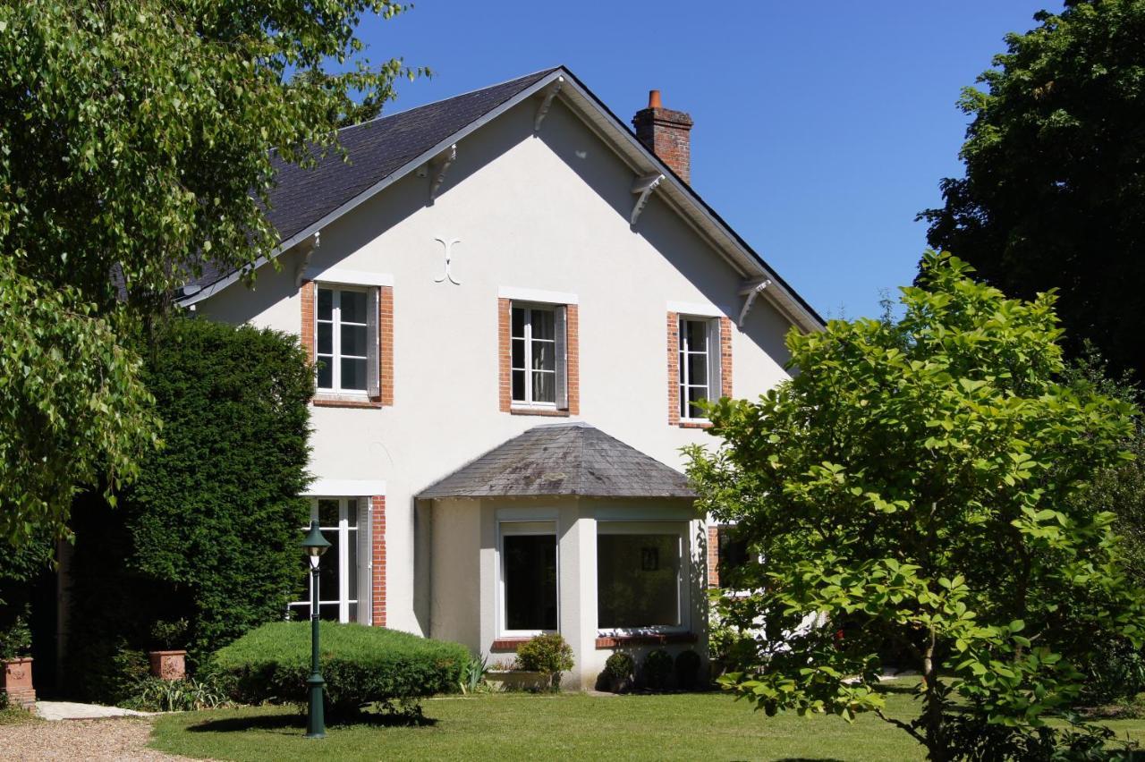 L'Atelier Du Chateau Saint-Ay Exterior foto